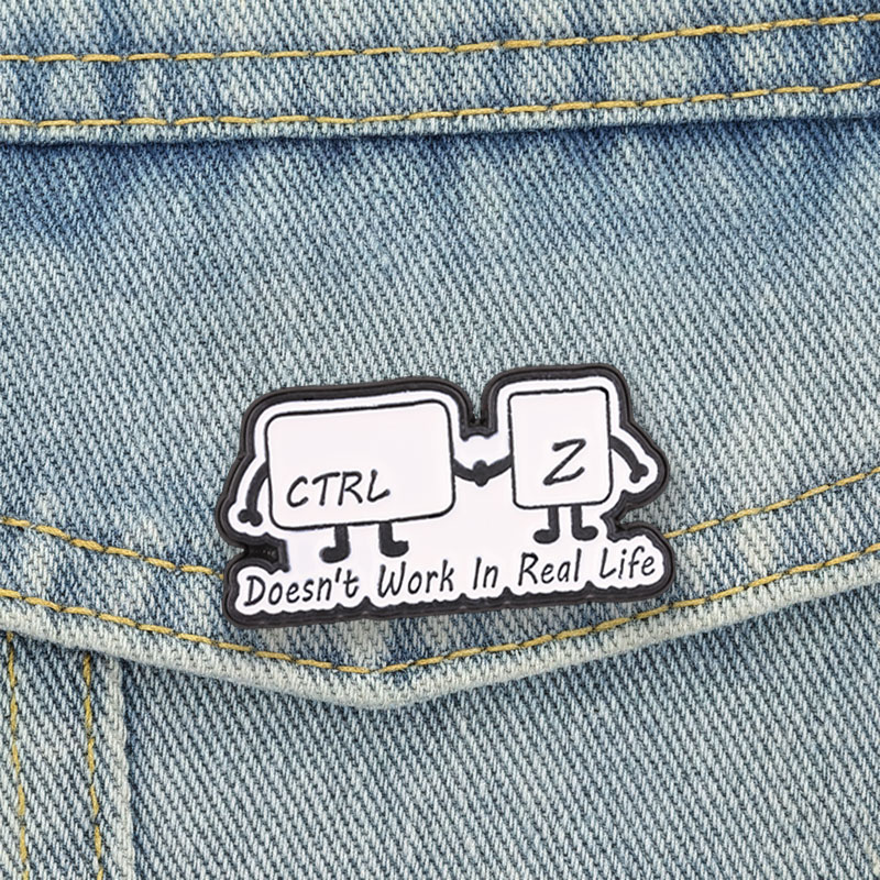 Funny Tech Meme Enamel Pins Ct - Tech Accessories For Work 评论和价格